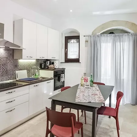In With House A Panoramic View * Noto